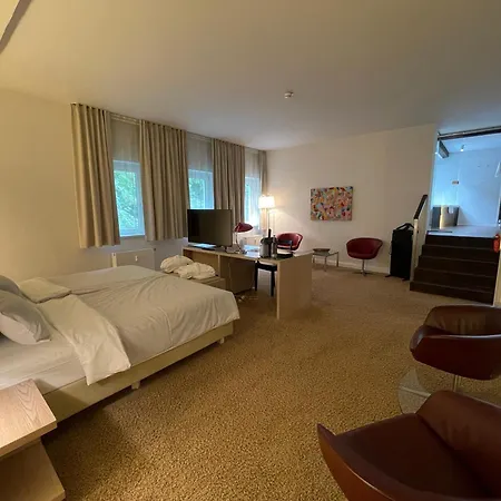 Otel Kieler Yacht-club 4*